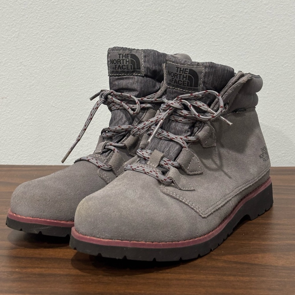 The North Face Women’s suede Gray boots